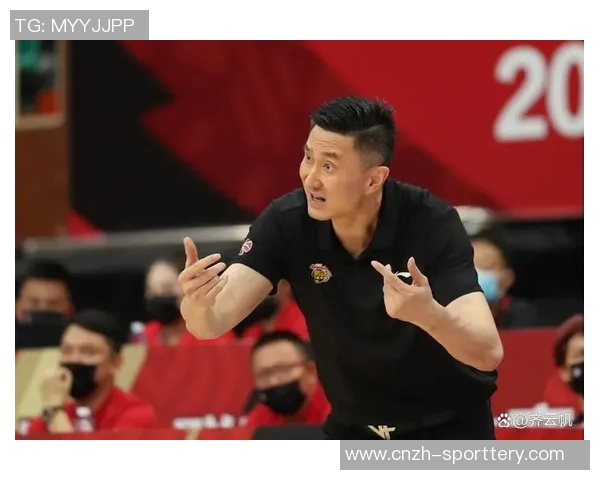 杜锋潘江两位主教练全力以赴迎接挑战潘江指导细致备战显决心 杜锋潘江两位主教练全力以赴迎接挑战潘江指导细致备战显决心